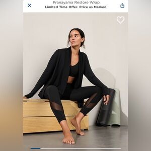 Athleta NWT Pranayama Restore Wrap